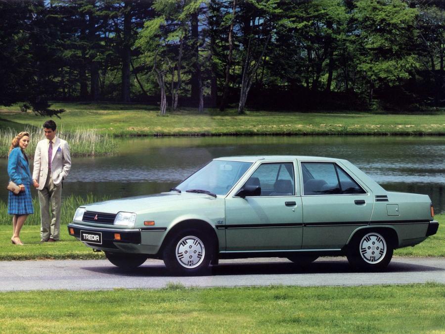  Mitsubishi Tredia 1982 года  (фото 3 из 12)